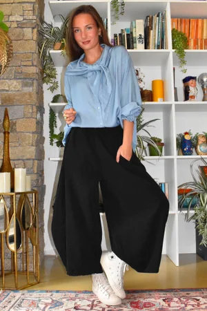 Bateau Needlecord 7/8 Barrel Culotte Pant Black